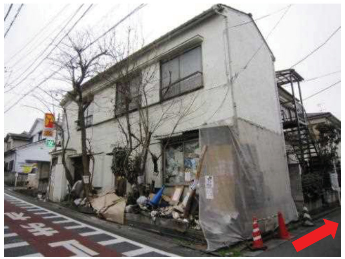東京都葛飾区で行政代執行が実施された空き家